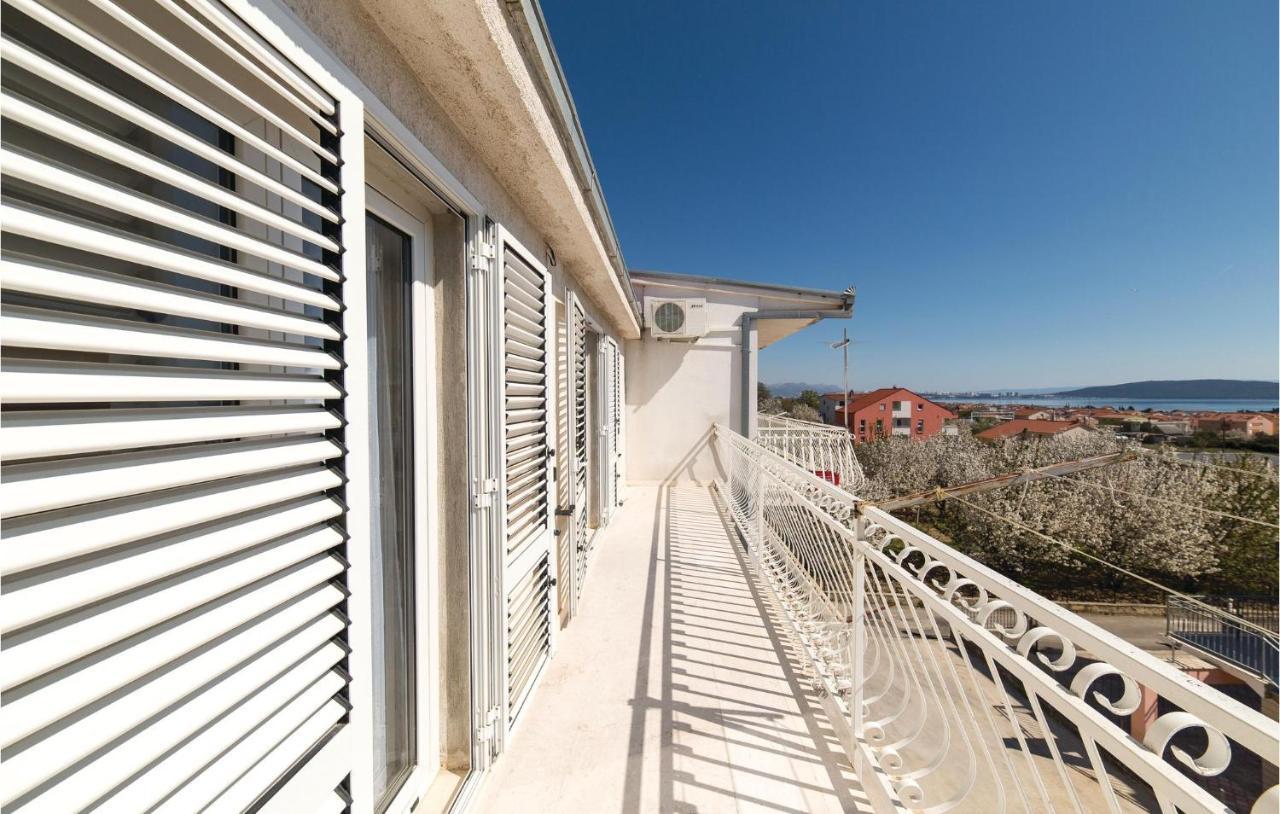 Nice Apartment In Kastel Luksic With 3 Bedrooms, Wifi And Outdoor Swimming Pool Kastela Exterior photo